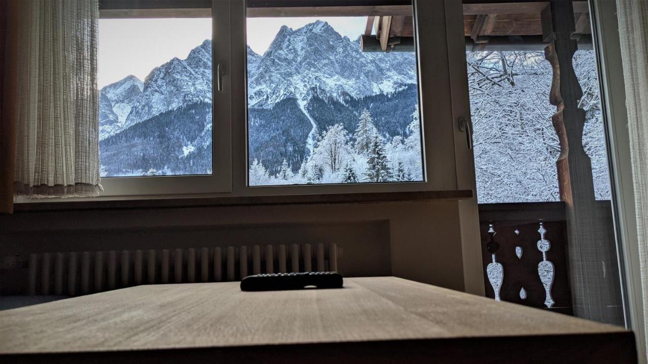 Ferienhaus Wetterstein ไกรน์เนา ภายนอก รูปภาพ